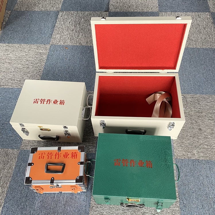 繁峙爆破工程作业箱如何选择？玻璃钢与传统材质的全面对比